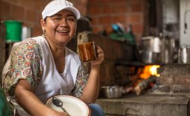Mujer sonriente. Inversiones estratégicas